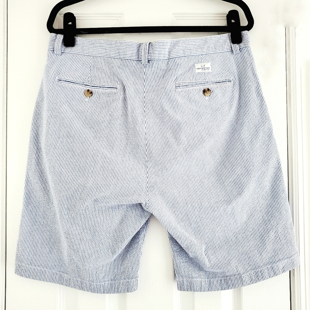 Vineyard Vines Kentucky Derby Seersucker Stretch Breaker Shorts - Picture 2 of 4